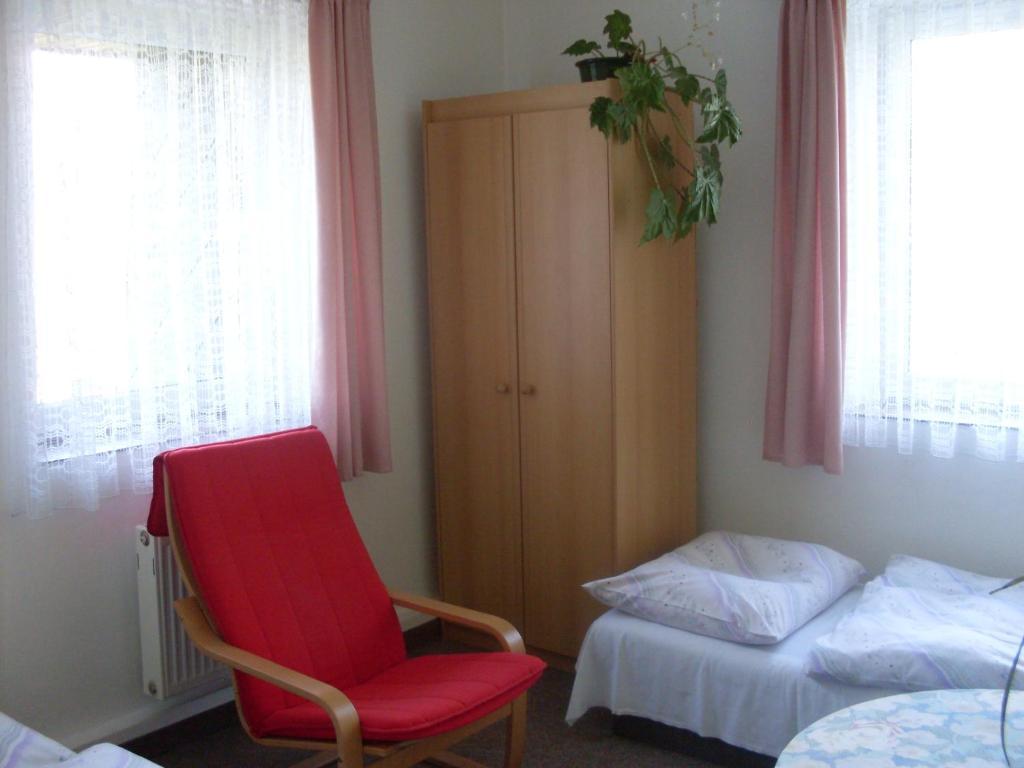 Pension U Kastanu Karlovy Vary Room photo